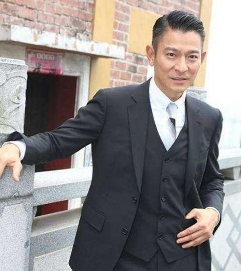 刘德华最新油头发型，时尚潮流的新标杆